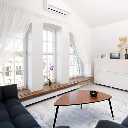 Appartement Bright Attic Flat In The Centre à Riga Extérieur photo