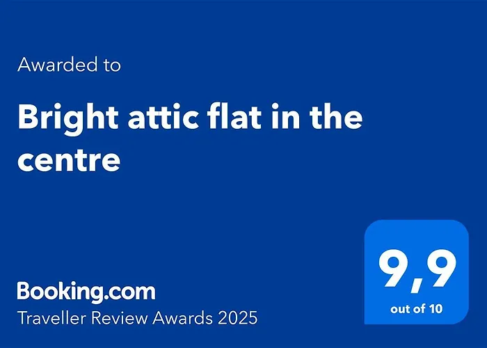 Bright Attic Flat In The Centre