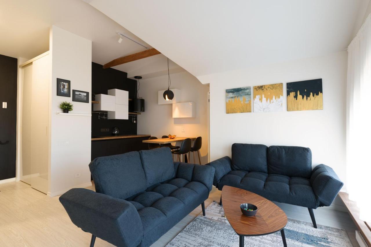 Appartement Bright Attic Flat In The Centre