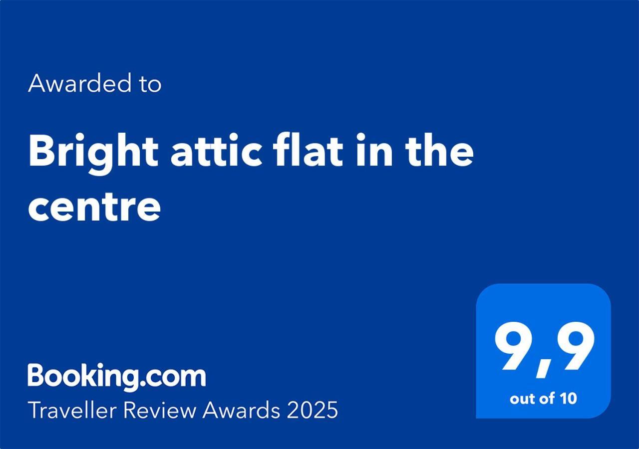 Korter Bright Attic Flat In The Centre *
